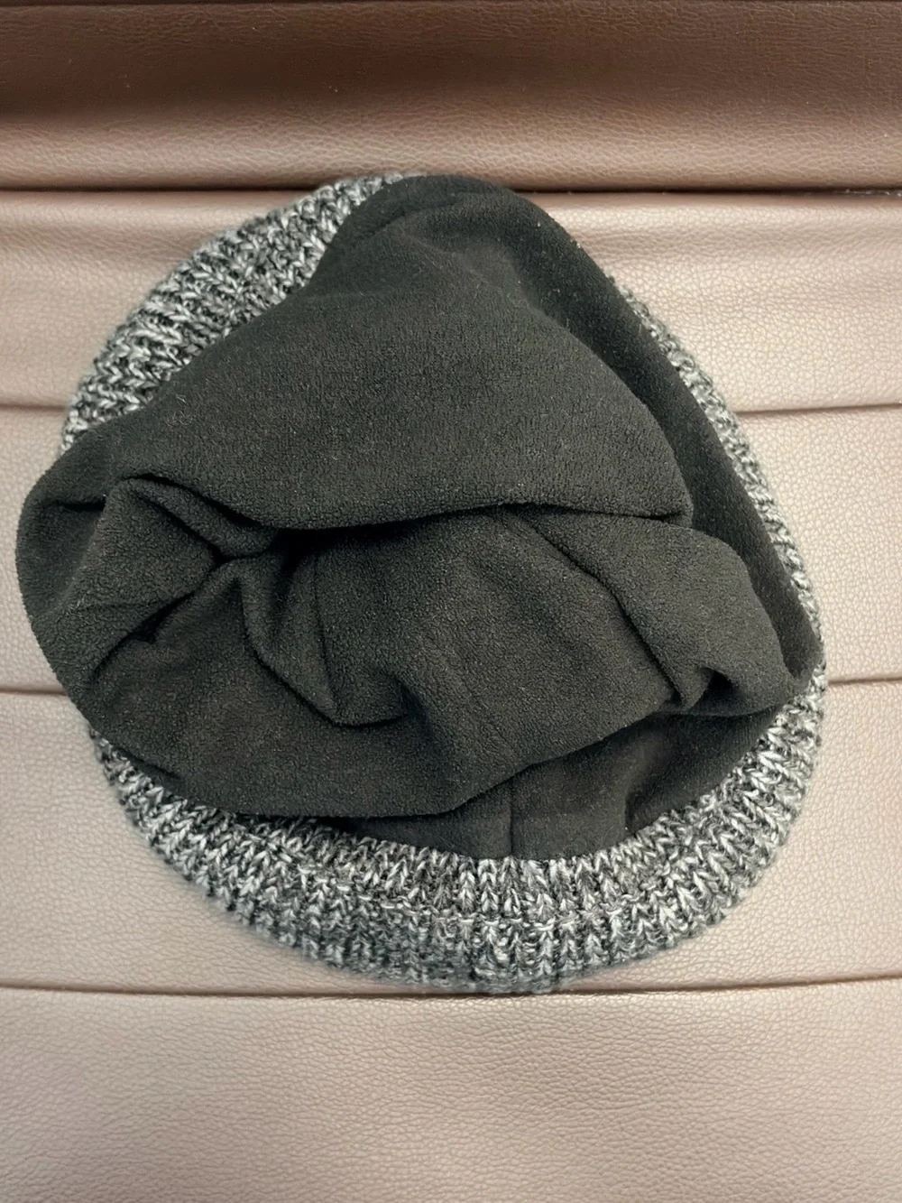 Titleist Mens (USED) Pom Pom Winter Golf Hat Heathered 2021